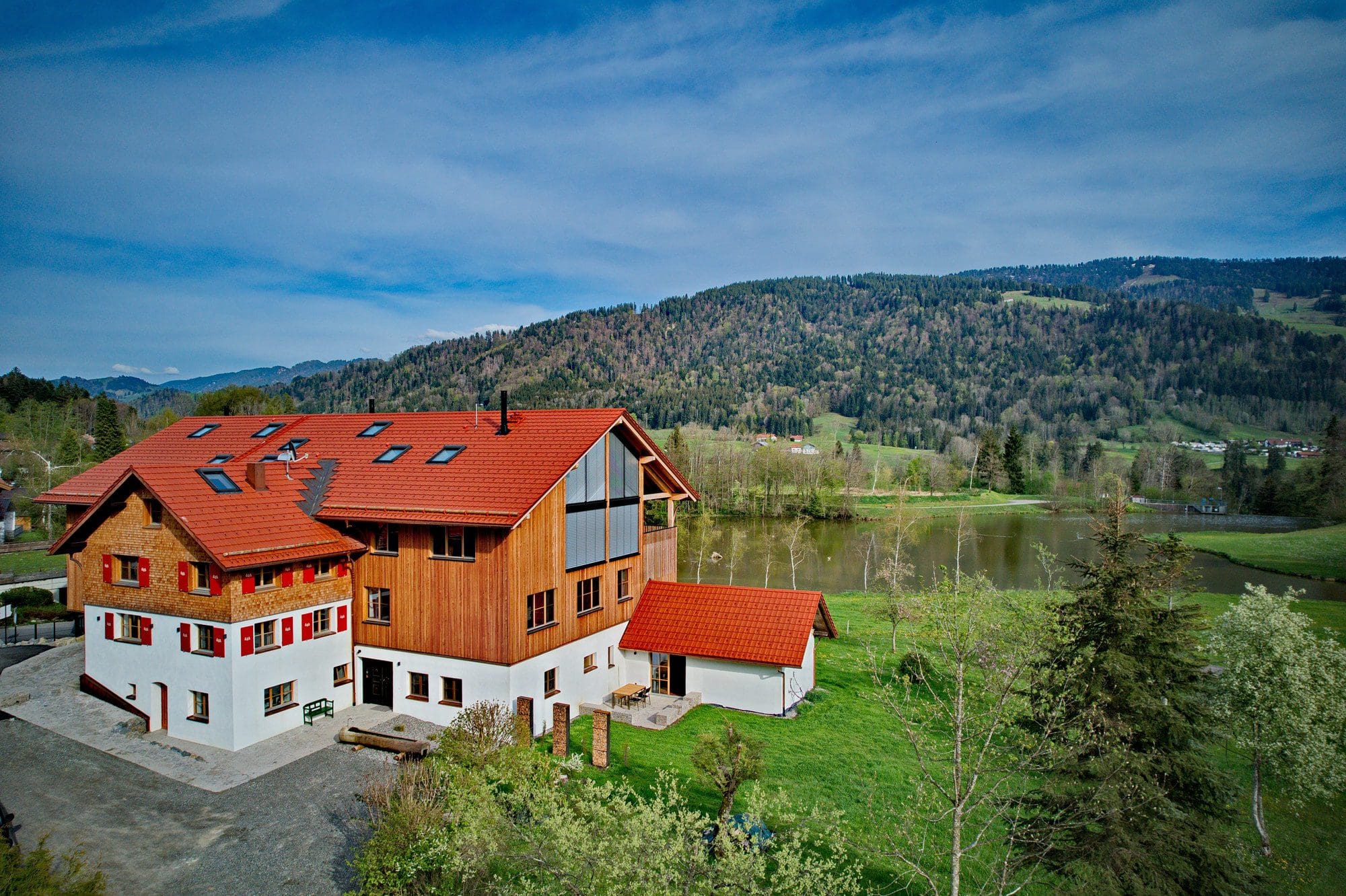 EIBELE-CHALETS_Oberstaufen_Home2-Sommer