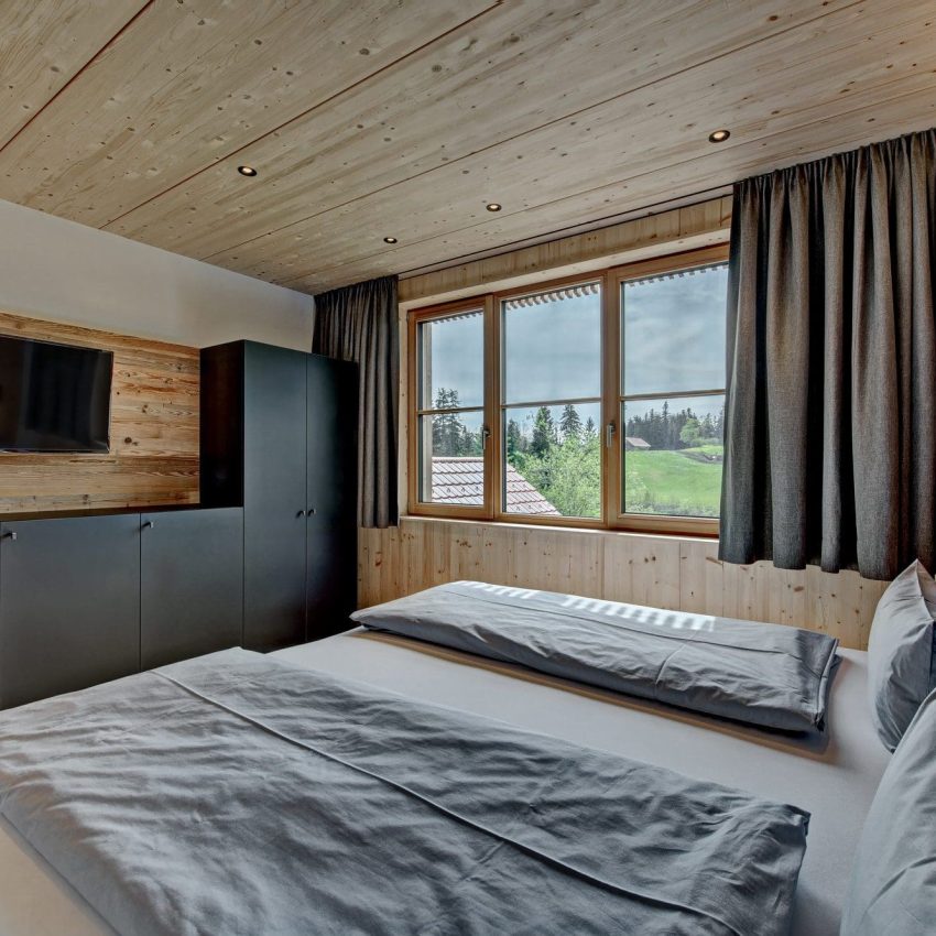 Chalet Hochh&auml;derich Schlafzimmer 1